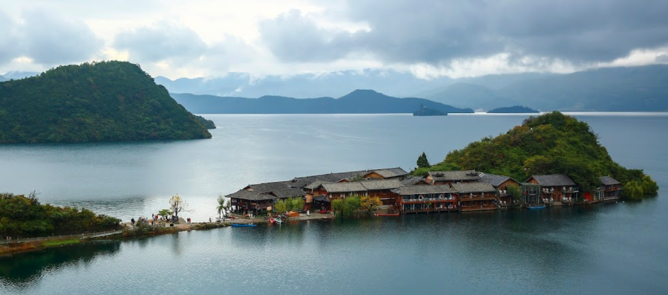 Discover the Beauty of Lugu Lake (泸沽湖): A Journey Through Yunnan’s Gem